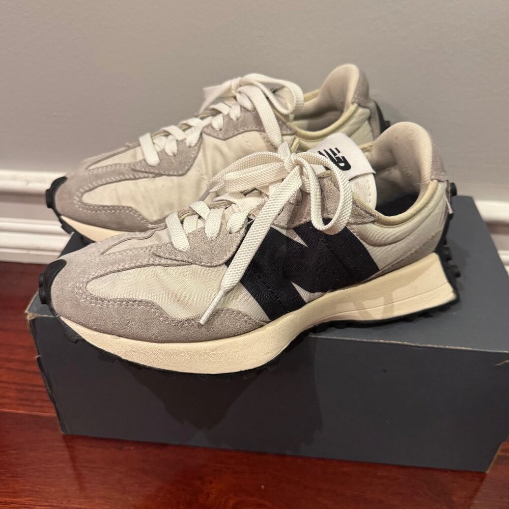 New Balance 327 Sea Salt / Black Size 6.5